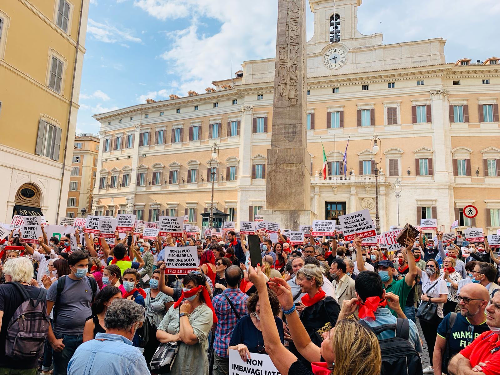 In piazza contro la legge sull'omotransfobia. L'evento a Roma (LIVE STREAMING) 1